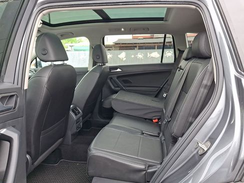 Certified 2020 Volkswagen Tiguan SEL AWD/4WD image 10