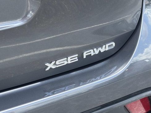 Used 2024 Toyota Highlander XSE AWD/4WD image 12