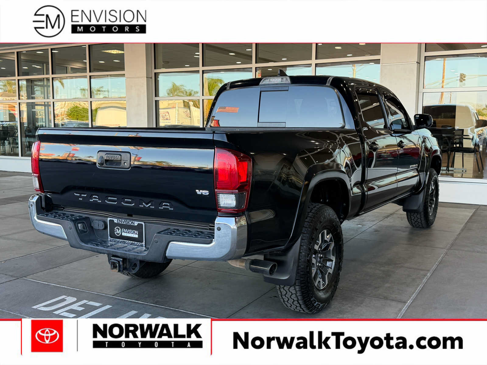 Used 2019 Toyota Tacoma SR5 RWD image 12