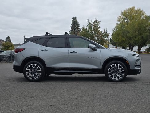 New 2025 Chevrolet Blazer RS w/ Driver Confidence II Package image 8