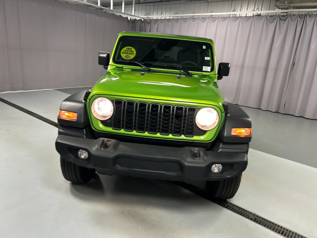 Used 2025 Jeep Wrangler Unlimited Sport AWD/4WD image 2