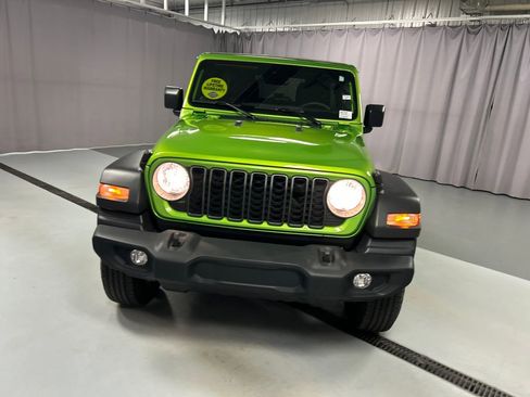 Used 2025 Jeep Wrangler Unlimited Sport AWD/4WD image 2