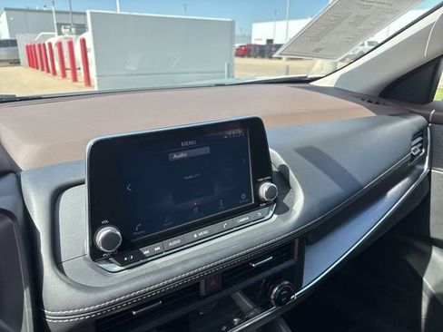 Used 2023 Nissan Rogue SV AWD/4WD image 8