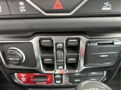 New 2026 Jeep Gladiator Mojave AWD/4WD image 29