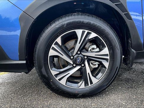 Used 2025 Subaru Crosstrek 2.0i Premium image 9
