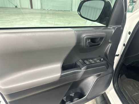 Used 2023 Toyota Tacoma SR AWD/4WD image 18
