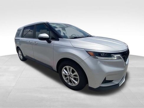 Used 2022 Kia Carnival LX FWD image 13