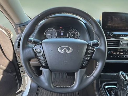 Used 2023 INFINITI QX80 Premium Select w/ All-Season Package image 11