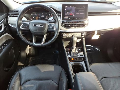 Used 2022 Jeep Compass Limited image 9
