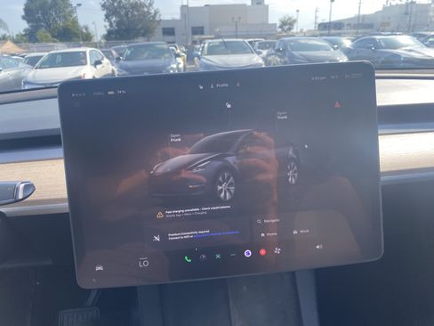 Used 2024 Tesla Model Y 2WD image 17