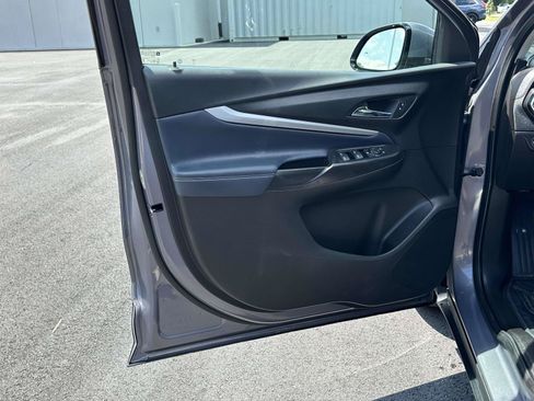 Used 2023 Chevrolet Bolt EUV LT w/ Convenience Package FWD image 5
