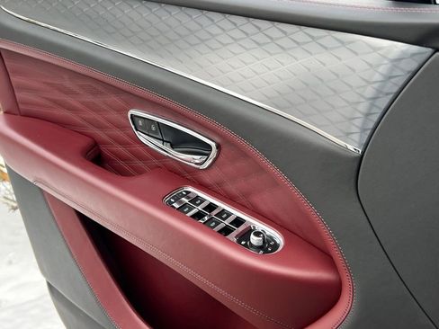 Certified 2023 Bentley Bentayga Extended Wheelbase AWD/4WD image 37