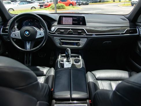 Used 2020 BMW 740i w/ M Sport Package RWD image 34