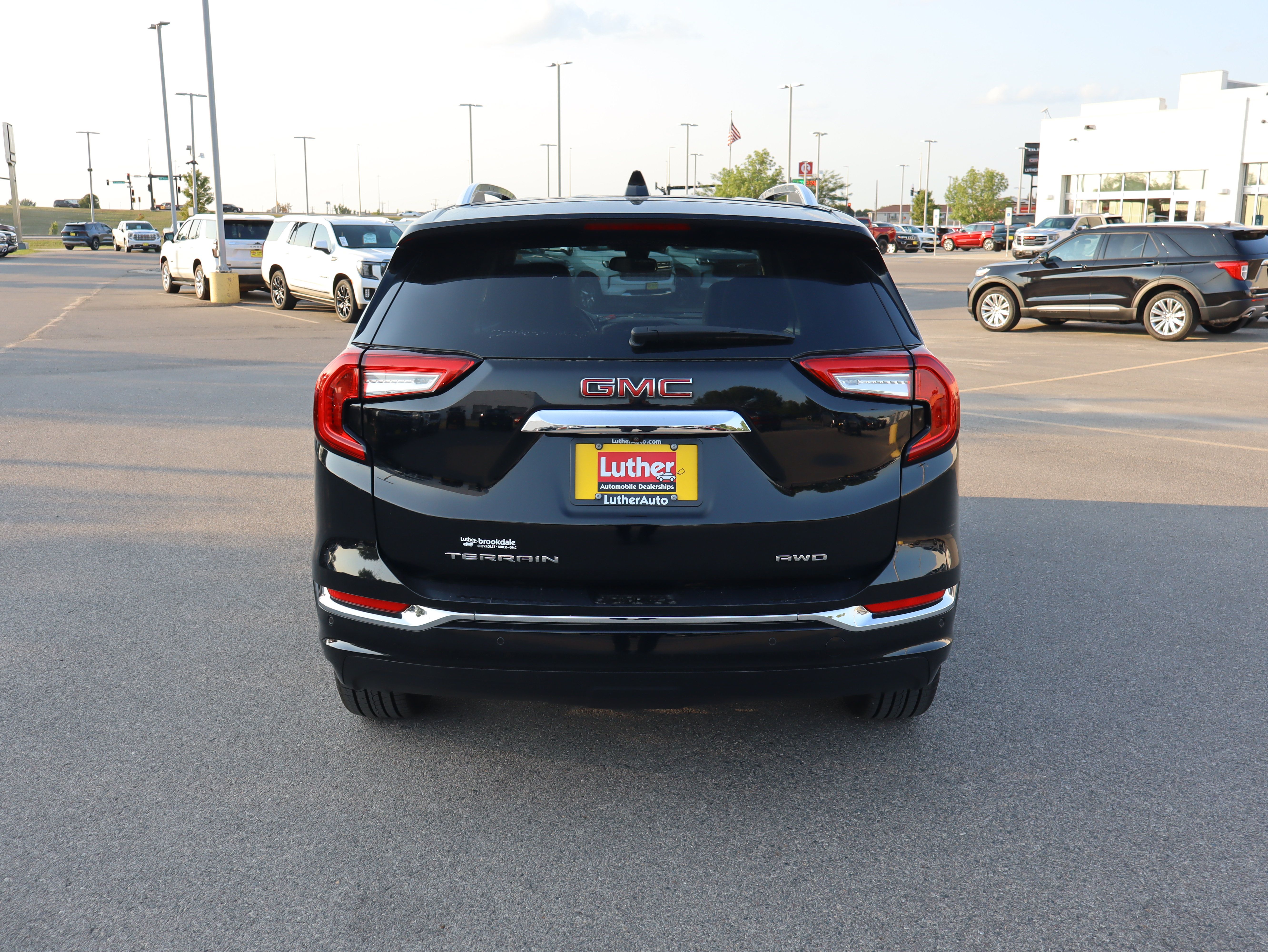 Certified 2022 GMC Terrain Denali w/ Denali Premium Package AWD/4WD image 6