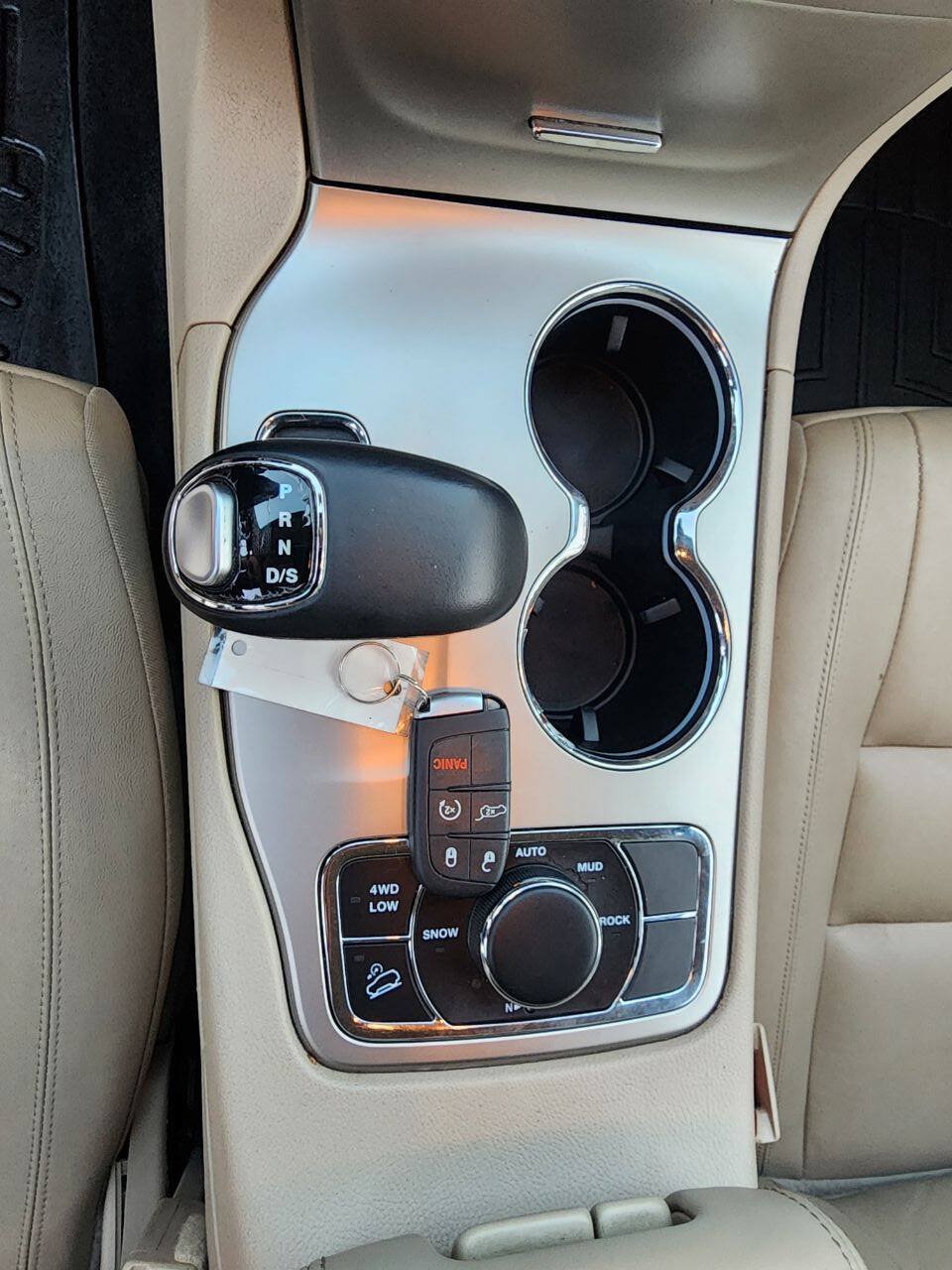 Used 2015 Jeep Grand Cherokee Limited AWD/4WD image 29