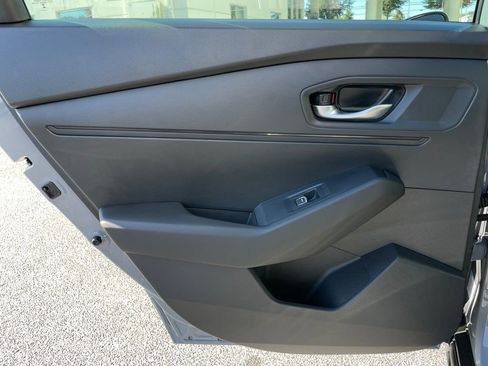 Used 2025 Honda Accord Sport image 40