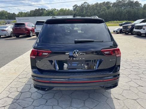 Used 2022 Volkswagen Tiguan SE R-Line AWD/4WD image 11