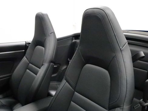 Used 2025 Porsche 911 Carrera RWD image 19