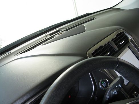 Used 2019 Ford Fusion SEL FWD image 23