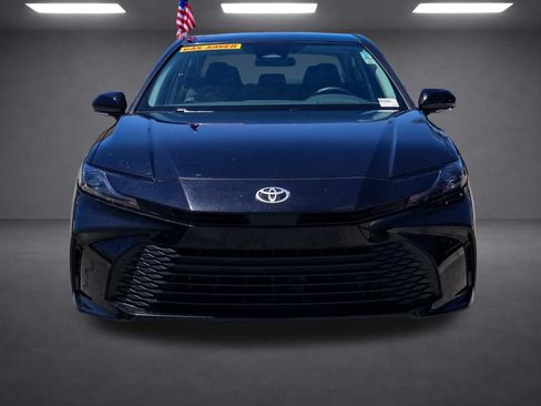 Used 2025 Toyota Camry LE FWD image 9
