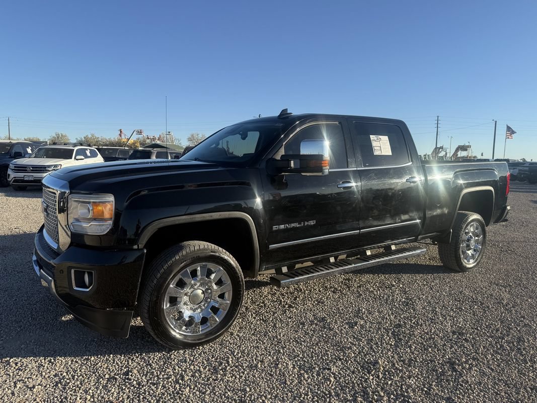 Used 2015 GMC Sierra 2500 Denali w/ Duramax Plus Package AWD/4WD image 2