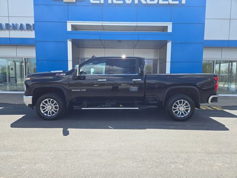 Certified 2025 Chevrolet Silverado 2500 LTZ w/ LTZ Premium Package AWD/4WD image 6