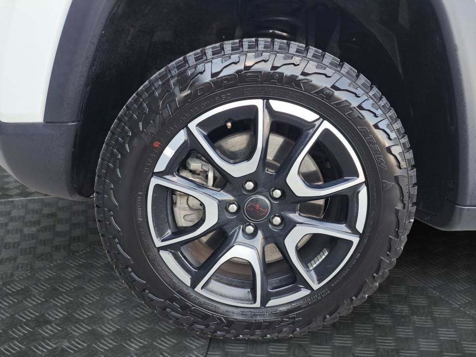 Used 2025 Jeep Compass Trailhawk AWD/4WD image 25