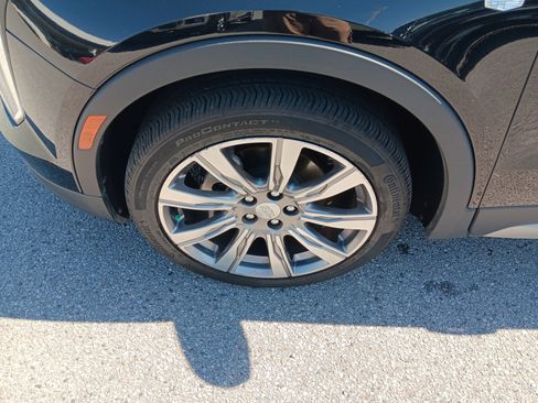 Used 2019 Cadillac XT4 Premium Luxury FWD image 2