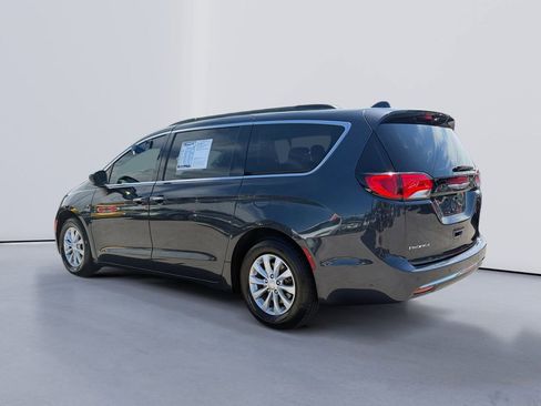 Used 2019 Chrysler Pacifica Touring Plus w/ Cold Weather Group FWD image 5
