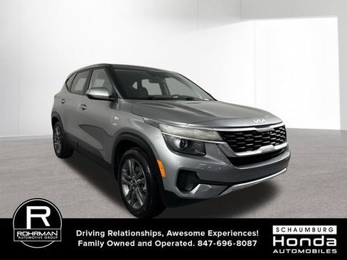 Used 2023 Kia Seltos LX AWD/4WD image 3