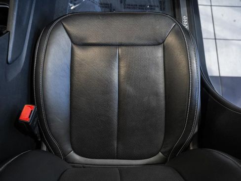 Certified 2023 Jeep Grand Cherokee Overland image 40