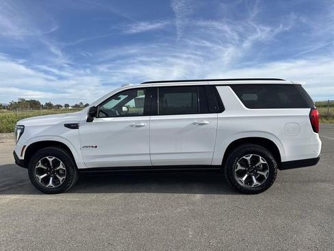 New 2026 GMC Yukon XL AT4 Ultimate image 5