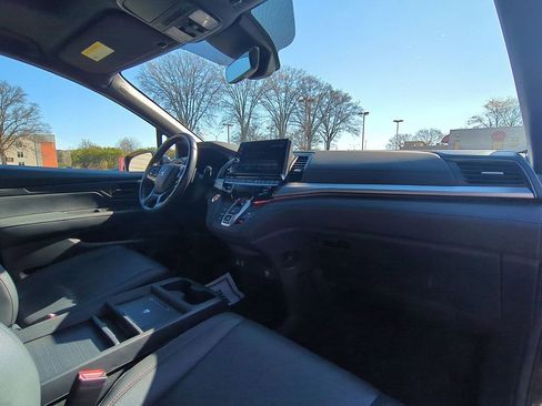 Used 2025 Honda Odyssey Sport-L image 29