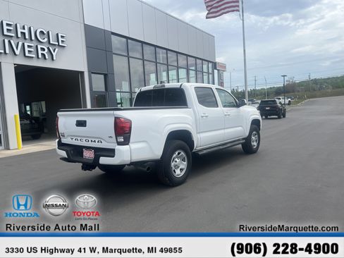 Used 2023 Toyota Tacoma SR AWD/4WD image 9