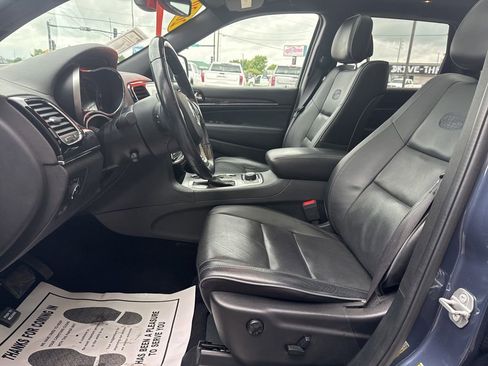 Used 2020 Jeep Grand Cherokee Overland AWD/4WD image 19
