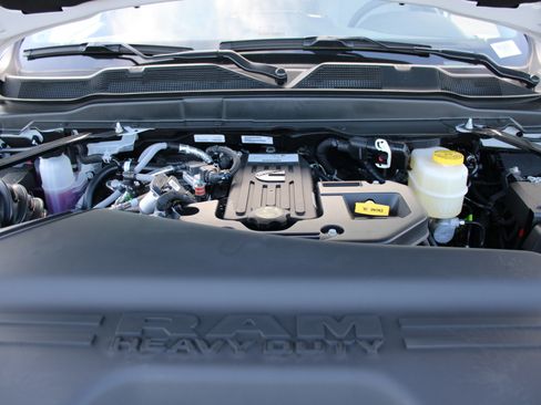 New 2025 RAM 2500 Laramie image 40