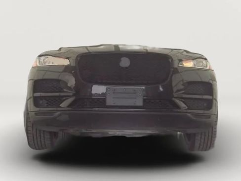 Used 2019 Jaguar F-PACE Premium image 4