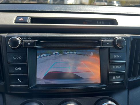 Used 2018 Toyota RAV4 LE w/ All Weather Liner Package AWD/4WD image 20