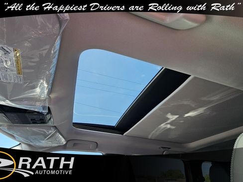 New 2025 Mitsubishi Outlander SE image 8