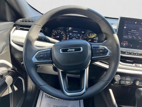Used 2024 Jeep Compass Latitude AWD/4WD image 12