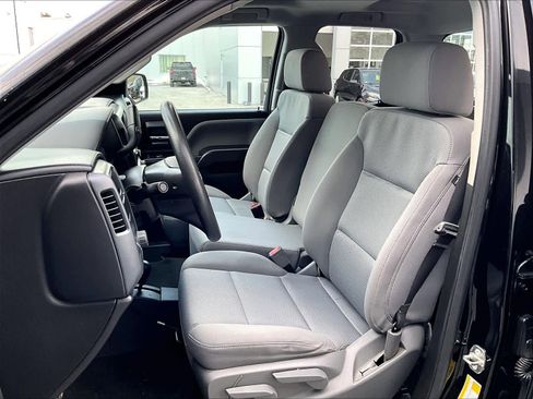 Used 2018 Chevrolet Silverado 1500 Custom w/ Custom Value Package image 10