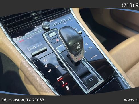 Used 2017 Porsche Panamera image 52