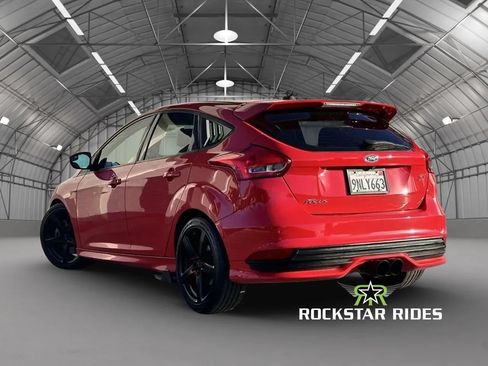 Used 2016 Ford Focus ST FWD image 4