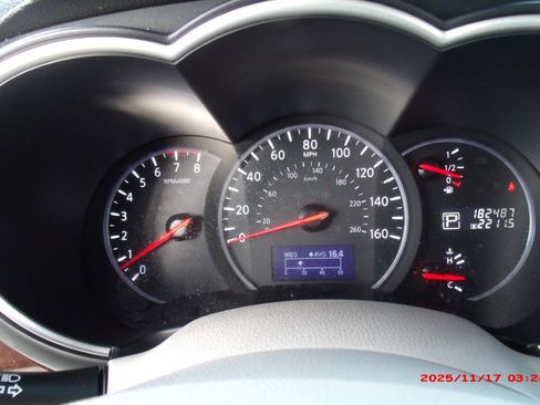 Used 2016 Nissan Quest SV image 35