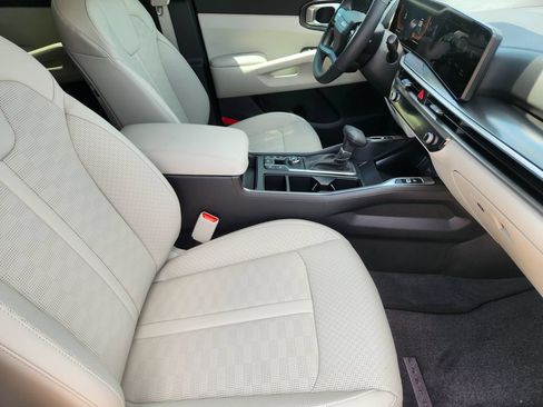 New 2026 Kia Sorento S w/ S Panoramic Sunroof Package FWD image 13