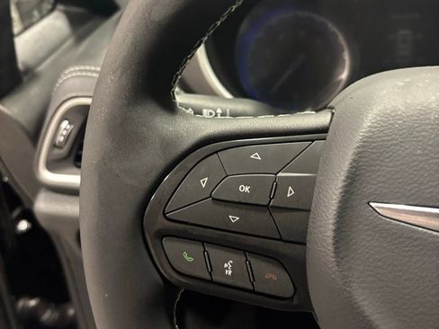 New 2026 Chrysler Pacifica Select image 12