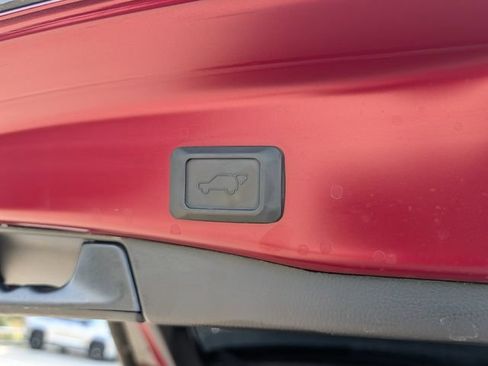 Used 2024 Toyota RAV4 XLE Premium FWD image 30