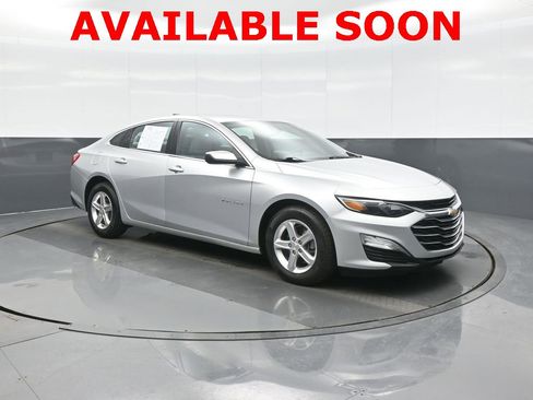 Used 2022 Chevrolet Malibu LS w/ Driver Confidence Package II image 1