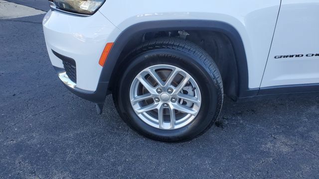 Used 2022 Jeep Grand Cherokee L Laredo w/ Luxury Tech Group I AWD/4WD image 4