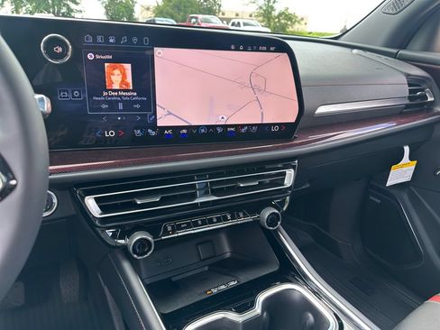 New 2026 Chevrolet Traverse RS w/ LPO, Floor Liner Package AWD/4WD image 25